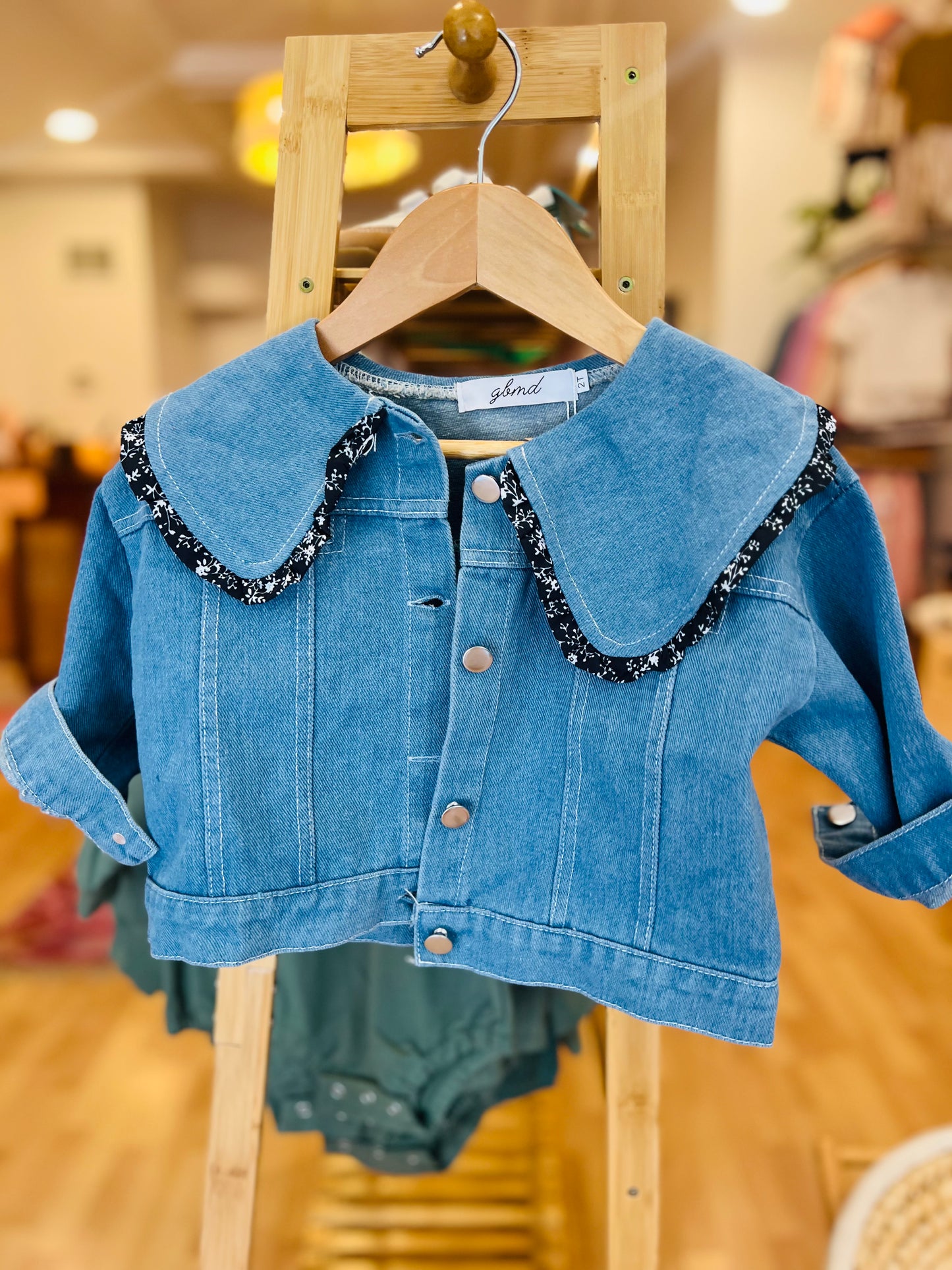 denim jacket with collar
